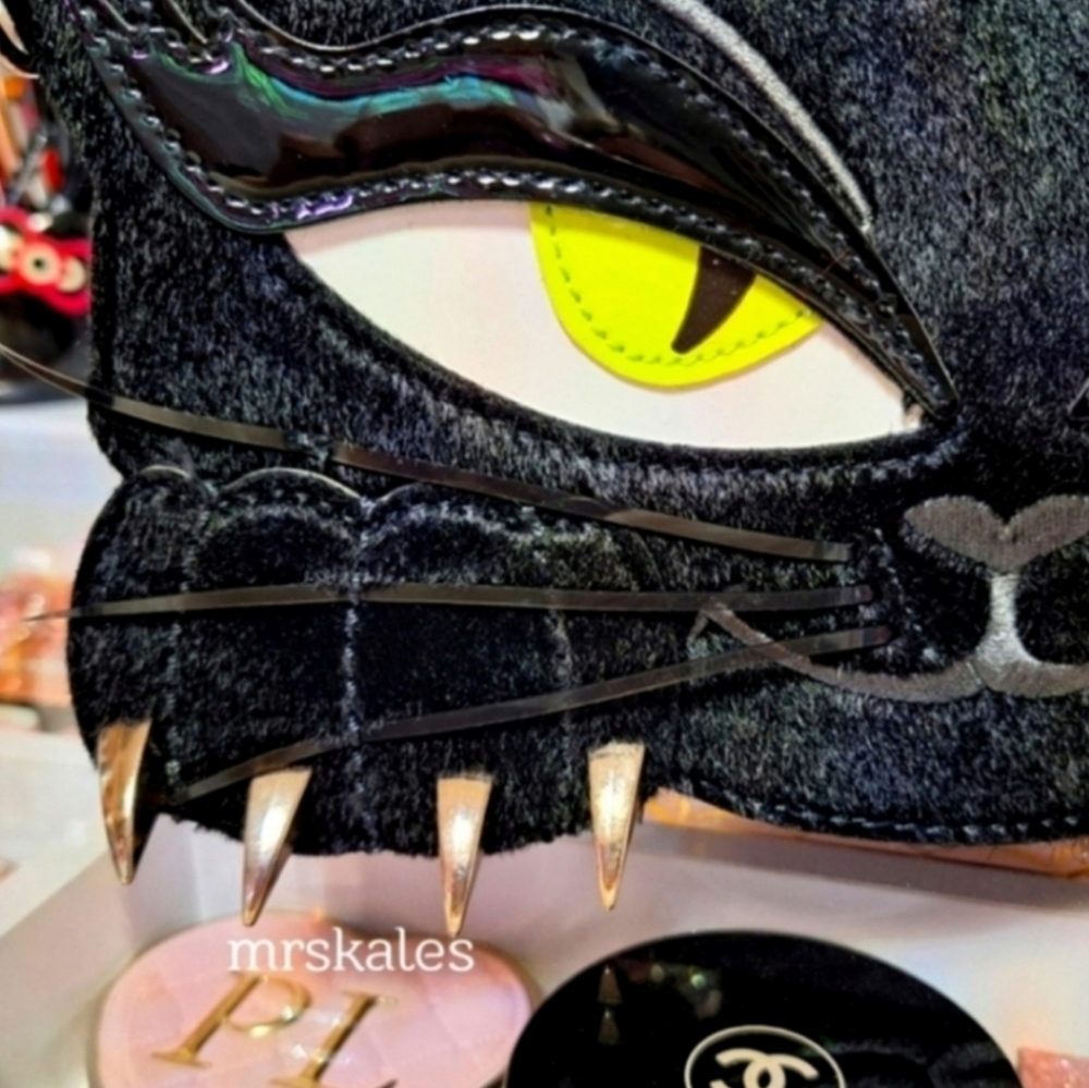 Black Cat Crossbody Bag - Picture 4 of 9